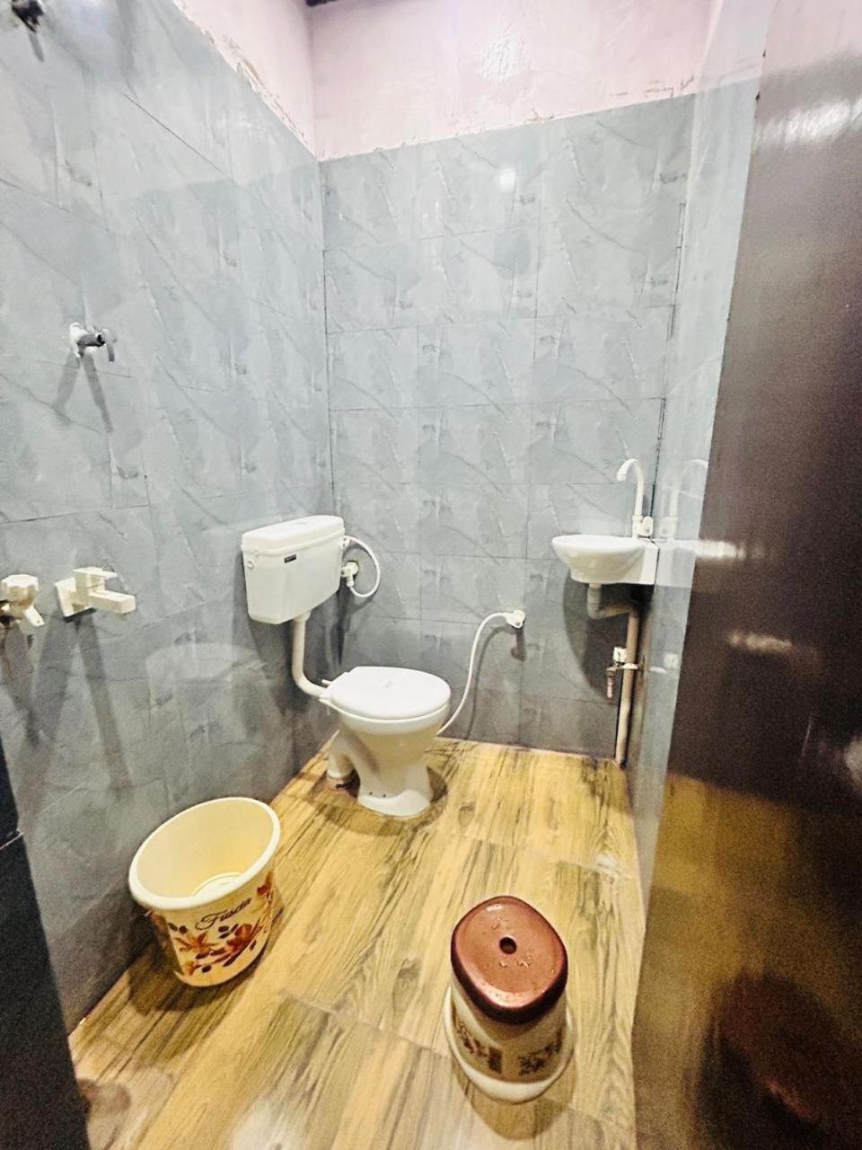 Agrawal Inn Guest House Mathura Exterior photo