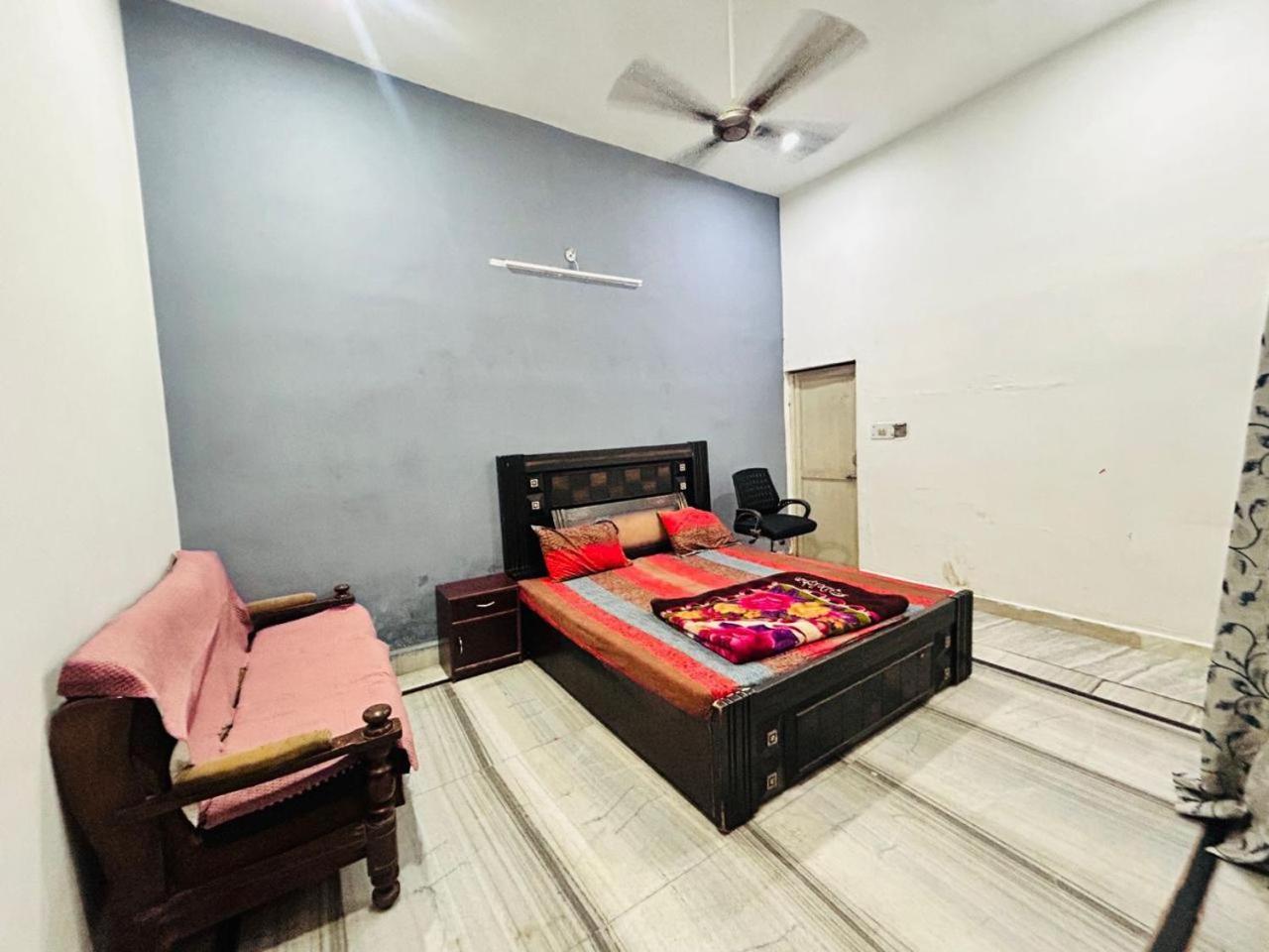 Agrawal Inn Guest House Mathura Exterior photo