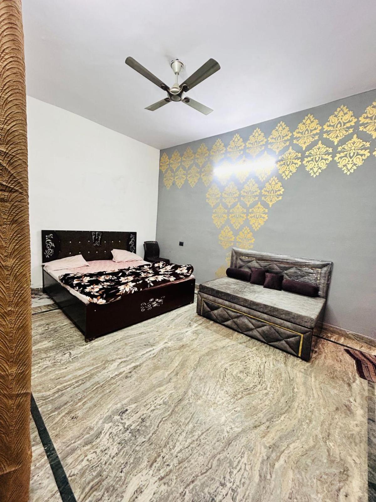 Agrawal Inn Guest House Mathura Exterior photo